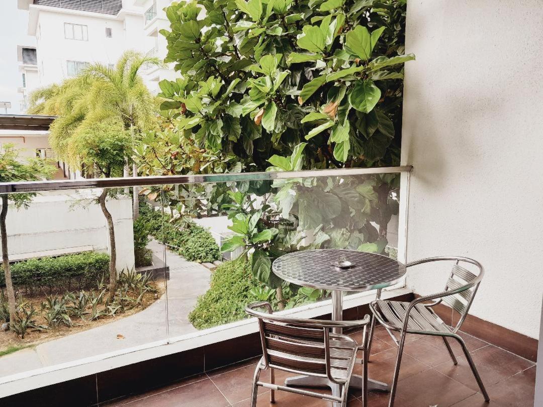 Bulan Guesthouse Imago Kota Kinabalu Extérieur photo